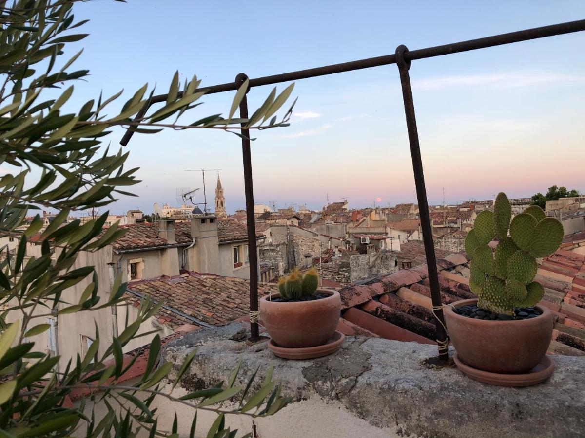 Appartement Avec Terrasse Panoramique Au Coeur De Nimes Exterior foto