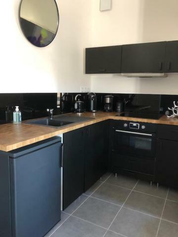Appartement Avec Terrasse Panoramique Au Coeur De Nimes Exterior foto